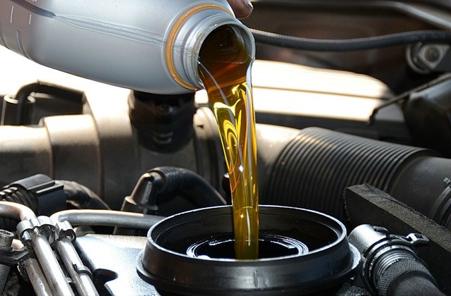 jg-auto-parts-car-engine-oil